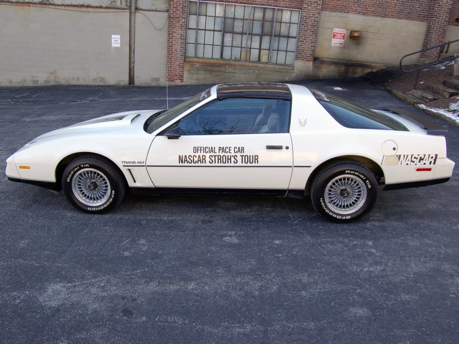 1983 Pontiac Firebird Trans Am 3rd Gen - Image 2 of 8