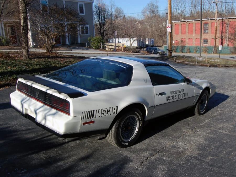 1983 Pontiac Firebird Trans Am 3rd Gen - Image 7 of 8