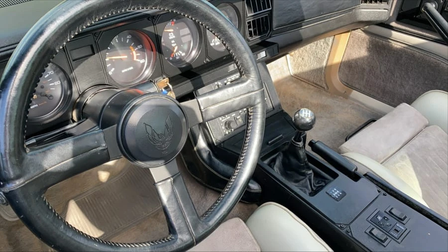 1983 Pontiac Firebird Trans Am 3rd Gen - Image 4 of 8