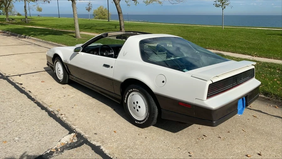 1983 Pontiac Firebird Trans Am 3rd Gen - Image 6 of 8