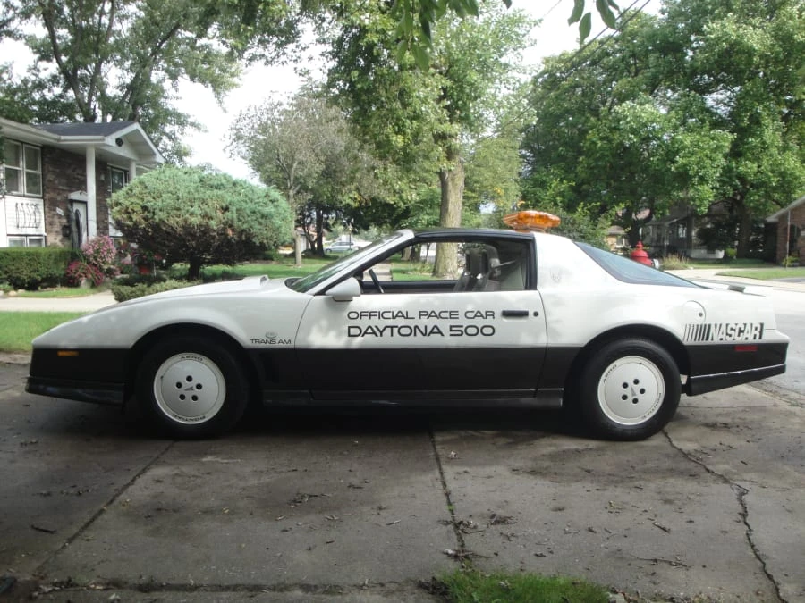 1983 Pontiac Firebird Trans Am 3rd Gen - Image 2 of 12