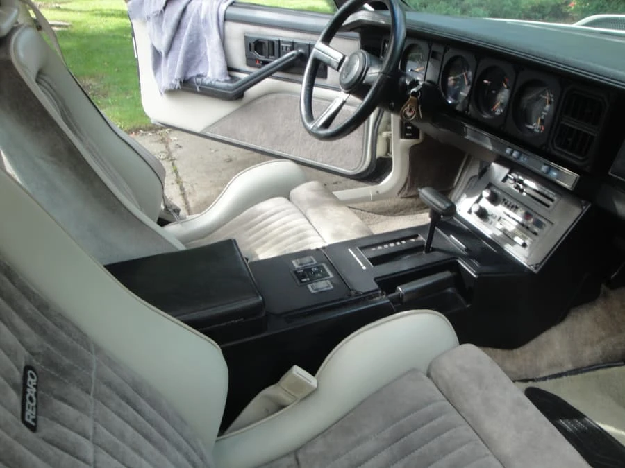 1983 Pontiac Firebird Trans Am 3rd Gen - Image 4 of 12