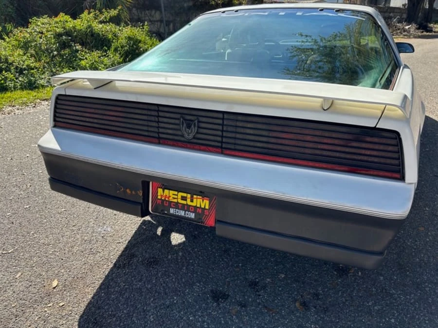 1983 Pontiac Firebird Trans Am 3rd Gen - Image 6 of 17
