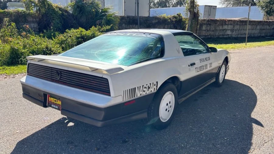 1983 Pontiac Firebird Trans Am 3rd Gen - Image 2 of 17