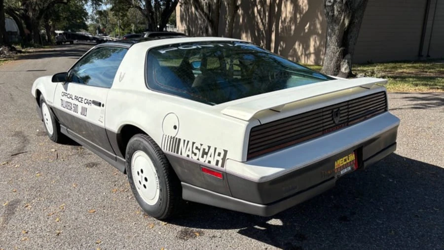 1983 Pontiac Firebird Trans Am 3rd Gen - Image 4 of 17