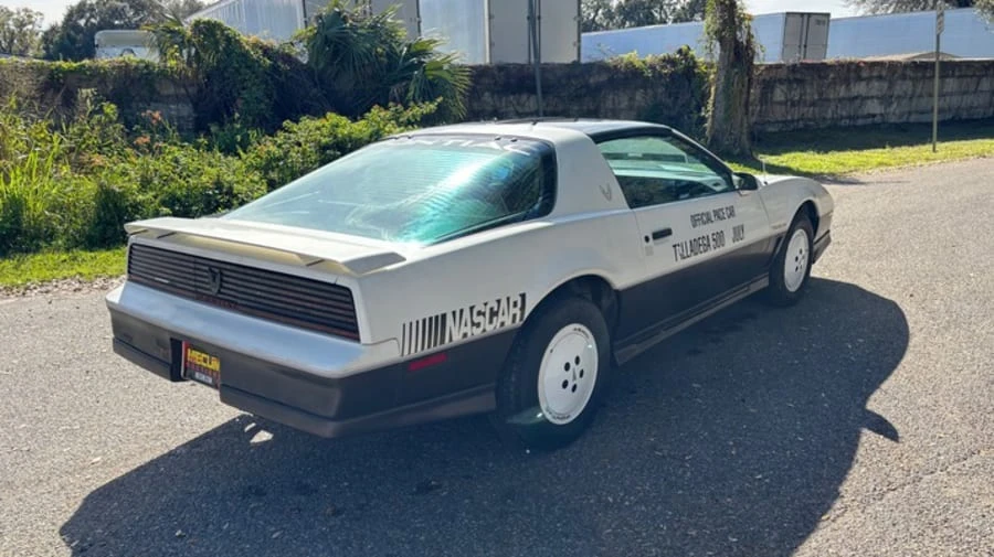 1983 Pontiac Firebird Trans Am 3rd Gen - Image 5 of 17