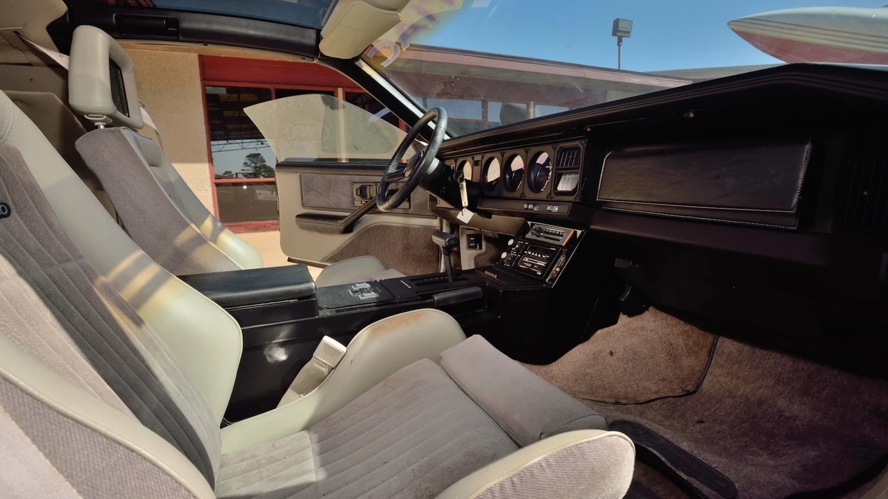 1983 Pontiac Firebird Trans Am 3rd Gen - Image 5 of 24