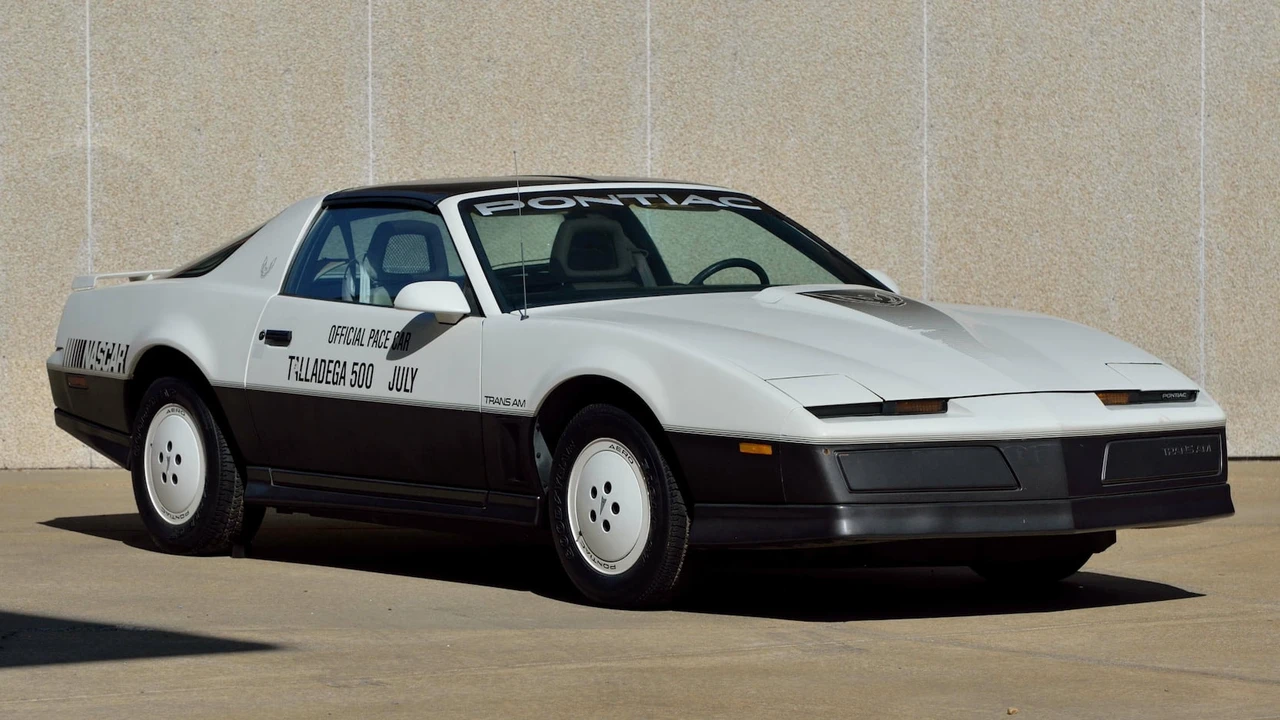 1983 Pontiac Firebird Trans Am 3rd Gen - Image 12 of 24
