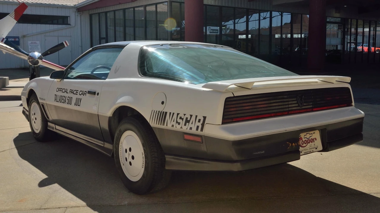 1983 Pontiac Firebird Trans Am 3rd Gen - Image 13 of 24