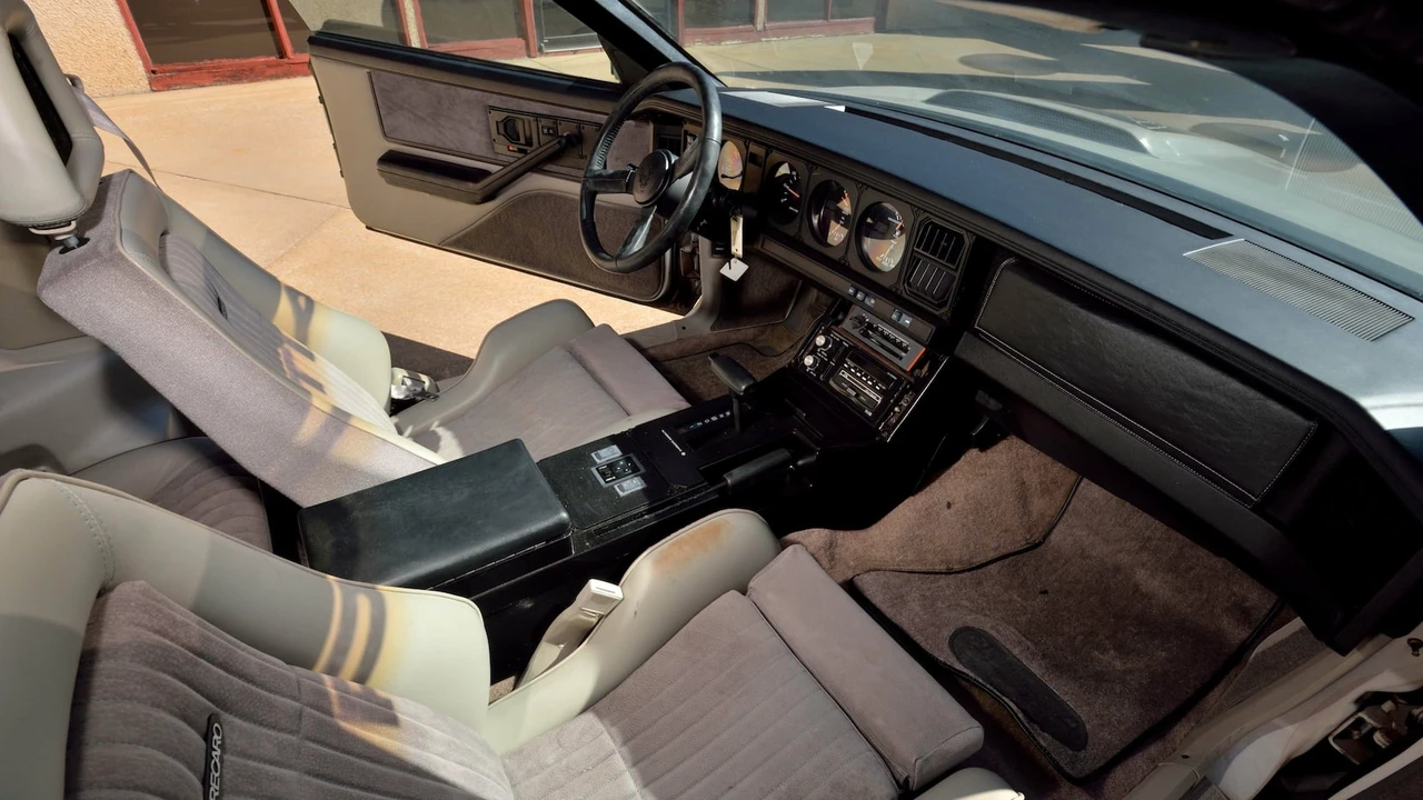 1983 Pontiac Firebird Trans Am 3rd Gen - Image 17 of 24