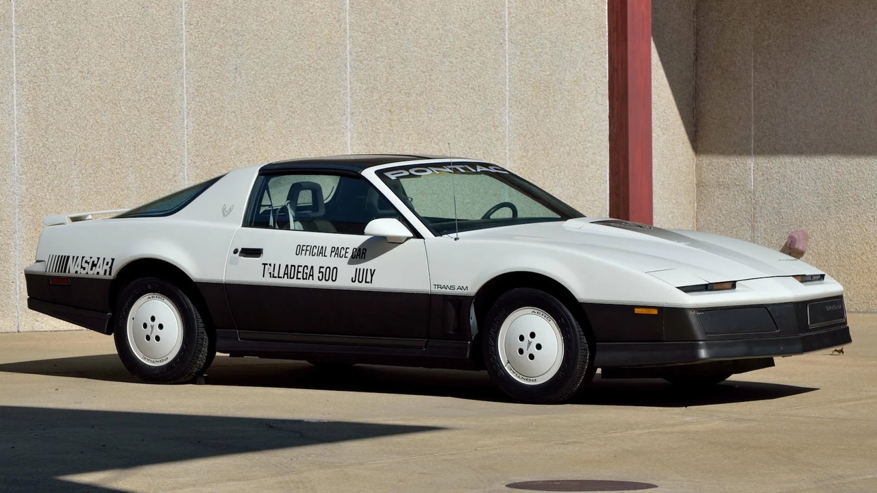 1983 Pontiac Firebird Trans Am 3rd Gen - Image 21 of 24