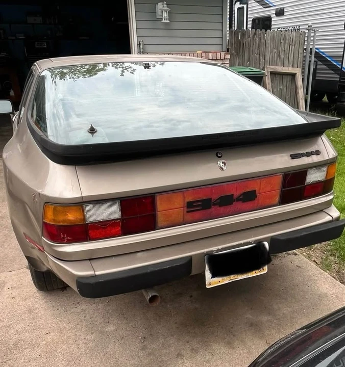 1983 Porsche 944 - Image 2 of 9
