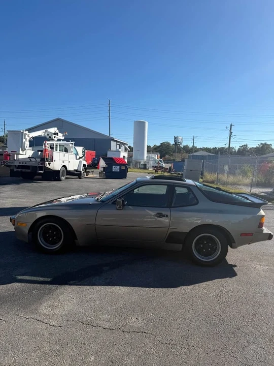 1983 Porsche 944 - Image 11 of 20