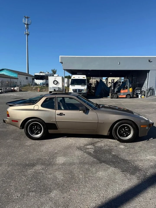 1983 Porsche 944 - Image 4 of 20
