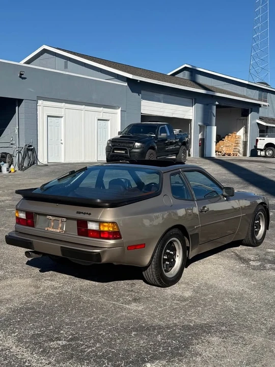 1983 Porsche 944 - Image 6 of 20