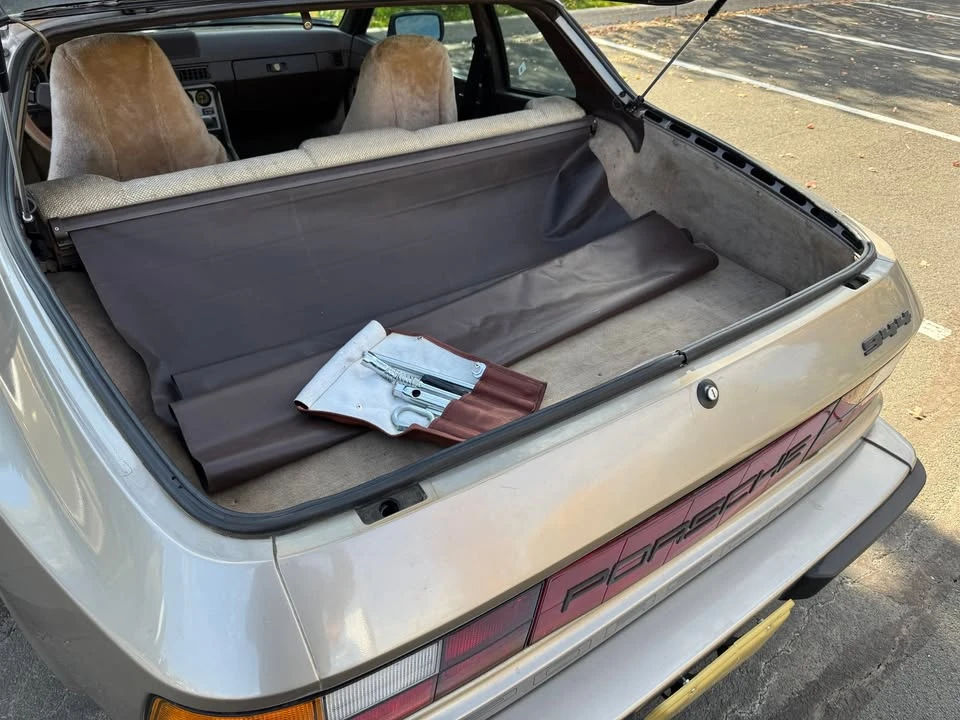1983 Porsche 944 - Image 8 of 10