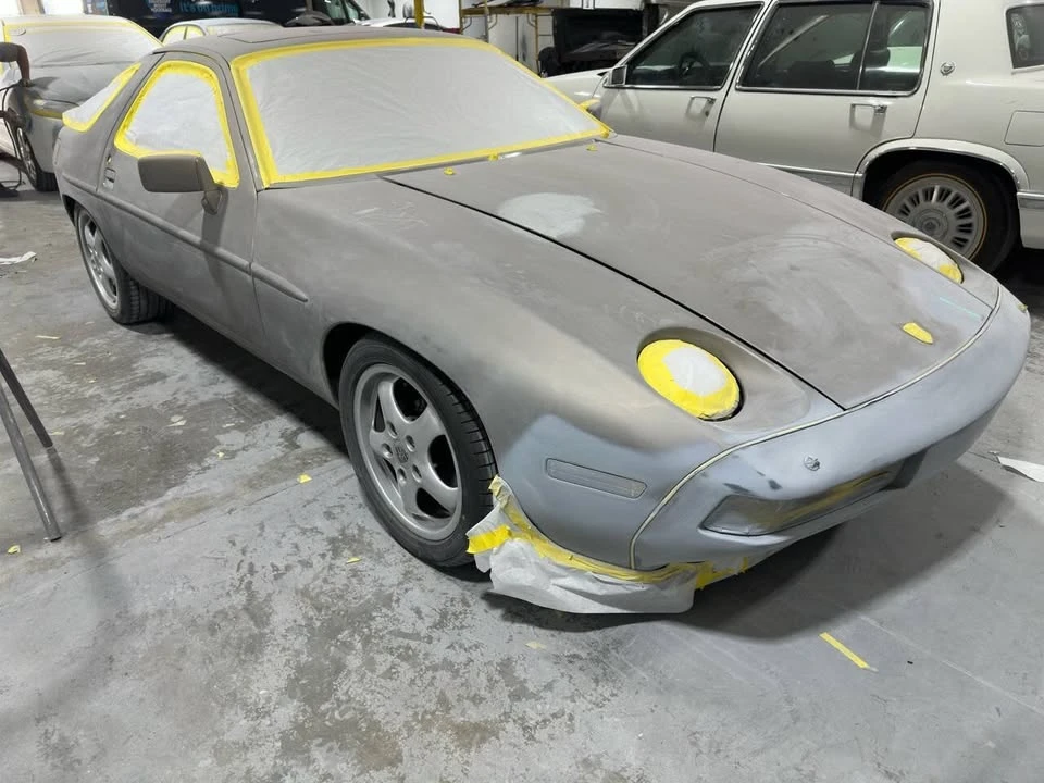 1983 Porsche 928 - Image 4 of 10