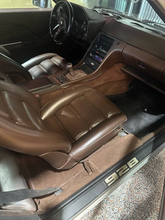 1983 Porsche 928 - Image 6 of 10