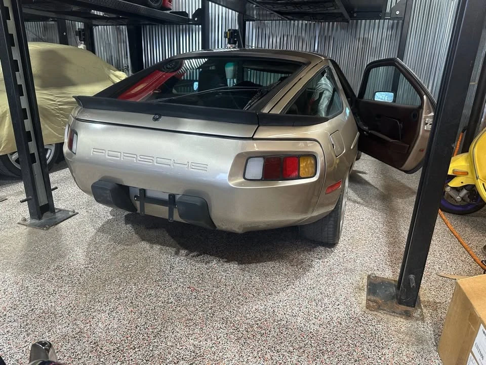 1983 Porsche 928 - Image 7 of 10
