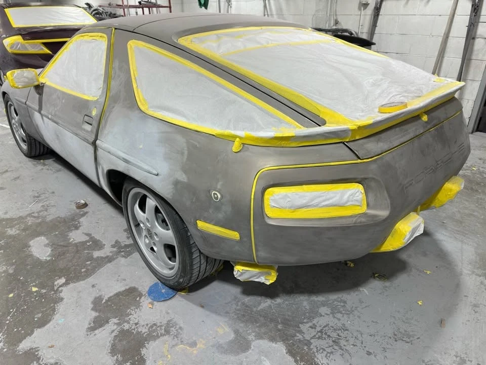 1983 Porsche 928 - Image 3 of 10