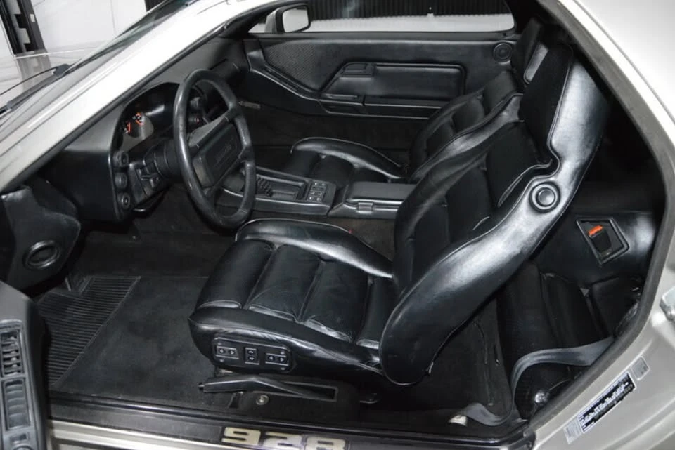 1983 Porsche 928 - Image 10 of 11