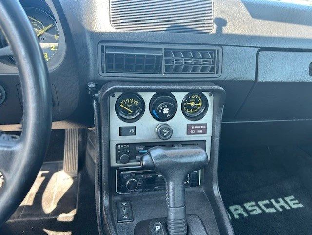 1983 Porsche 944 - Image 10 of 20