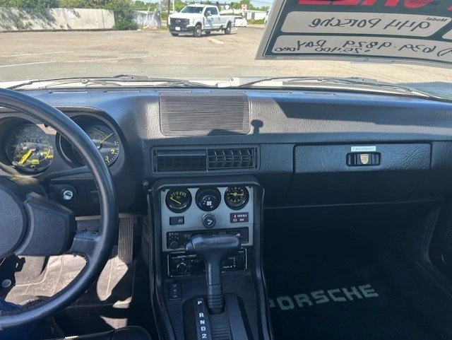 1983 Porsche 944 - Image 11 of 20