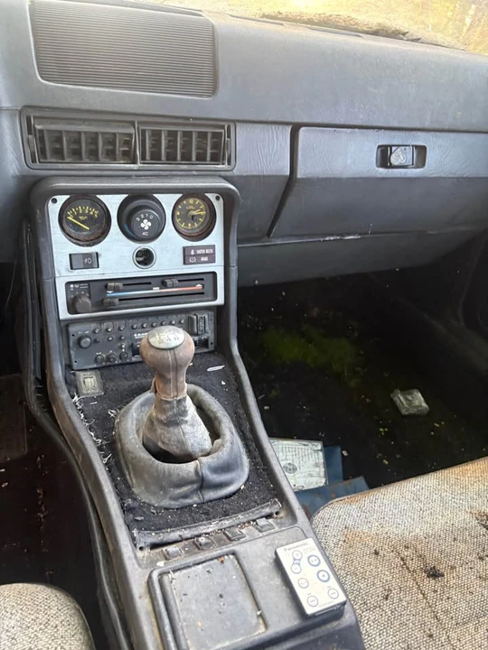 1983 Porsche 944 - Image 6 of 15