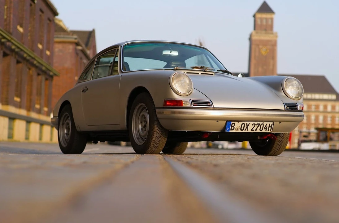 1983 Porsche 911 Carrera 3.2 - Image 8 of 30