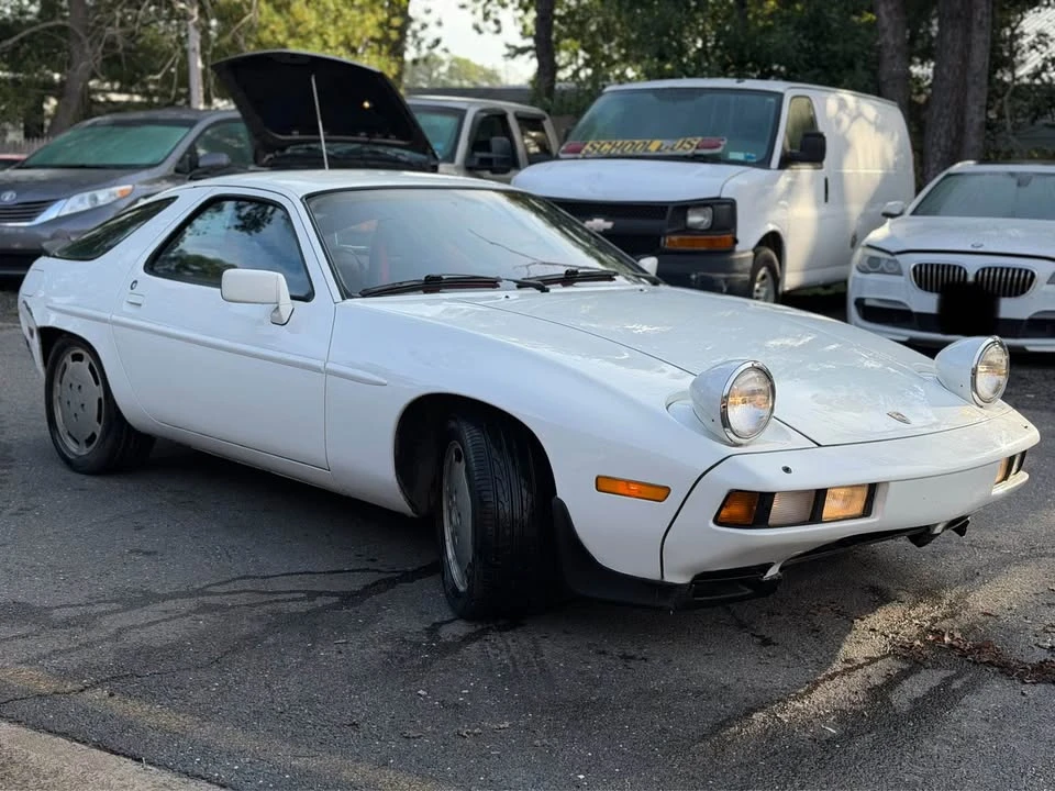 1983 Porsche 928 - Image 8 of 14
