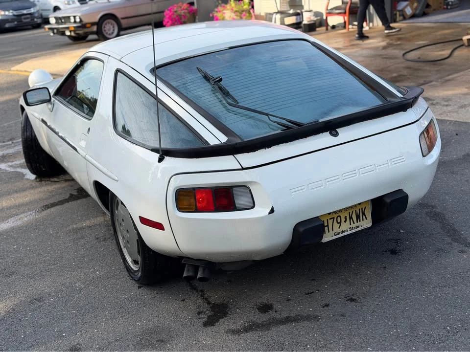 1983 Porsche 928 - Image 4 of 14