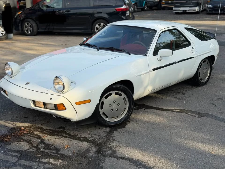 1983 Porsche 928 - Image 2 of 14