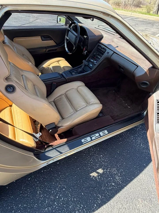 1983 Porsche 928 S - Image 13 of 17