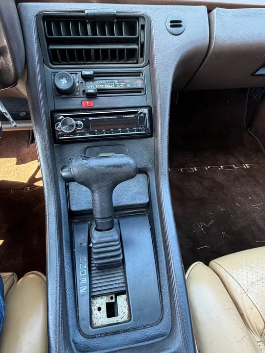 1983 Porsche 928 S - Image 15 of 17