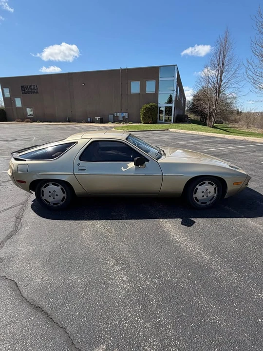 1983 Porsche 928 S - Image 5 of 17