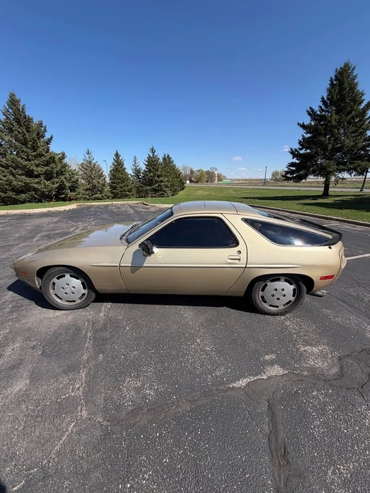1983 Porsche 928 S - Image 2 of 17