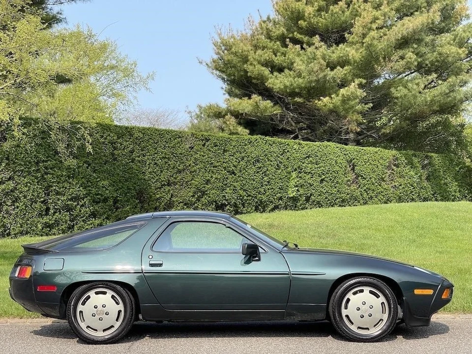 1983 Porsche 928 - Image 7 of 12