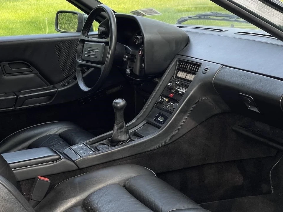 1983 Porsche 928 - Image 3 of 12