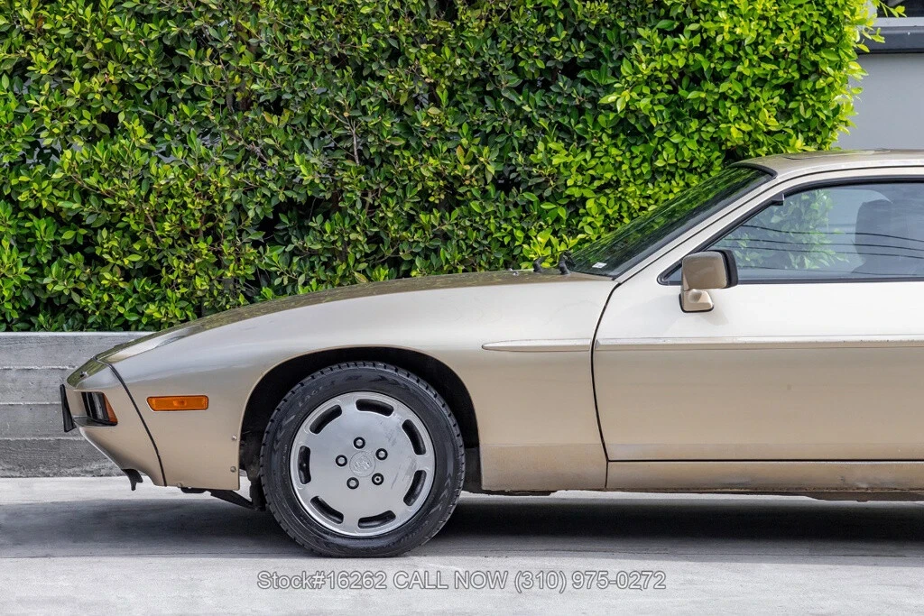 1983 Porsche 928 S - Image 12 of 24