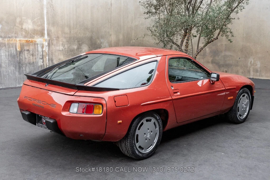 1983 Porsche 928 - Image 5 of 12