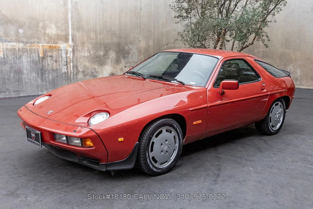 1983 Porsche 928 - Image 8 of 12