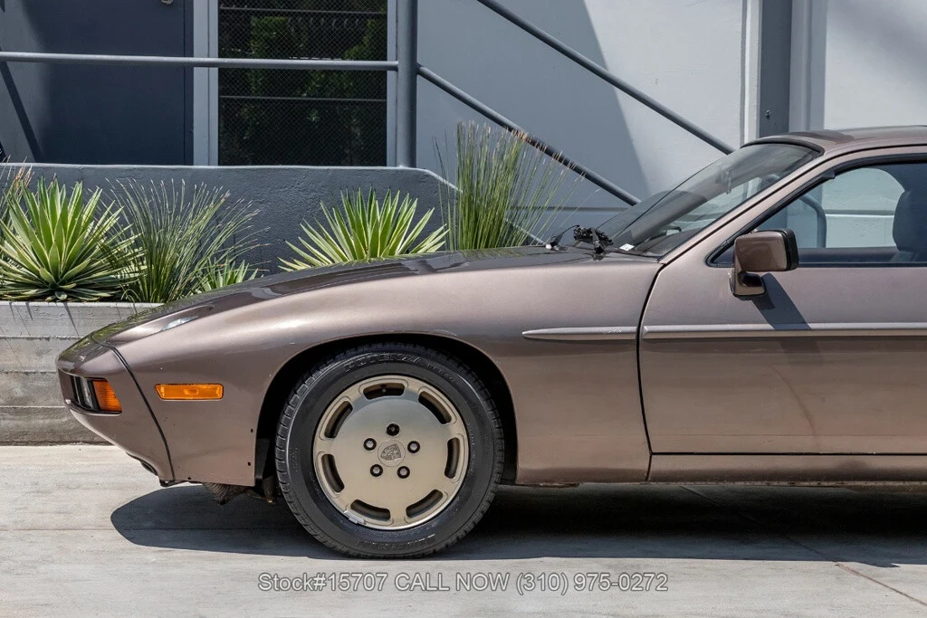 1983 Porsche 928 - Image 12 of 12