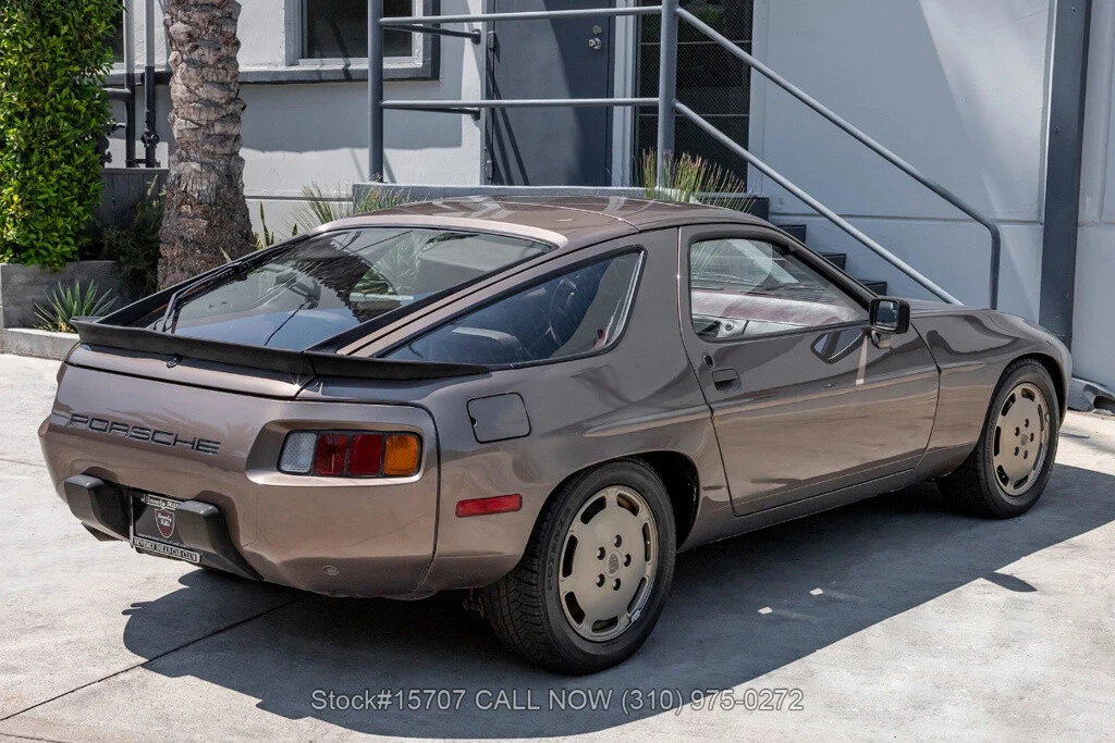 1983 Porsche 928 - Image 5 of 12