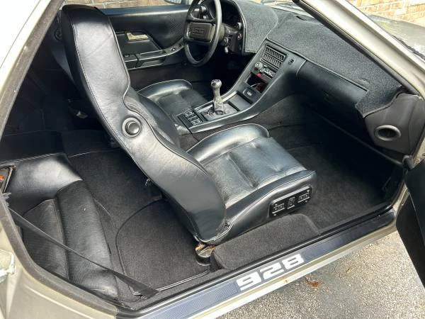 1983 Porsche 928 - Image 13 of 21