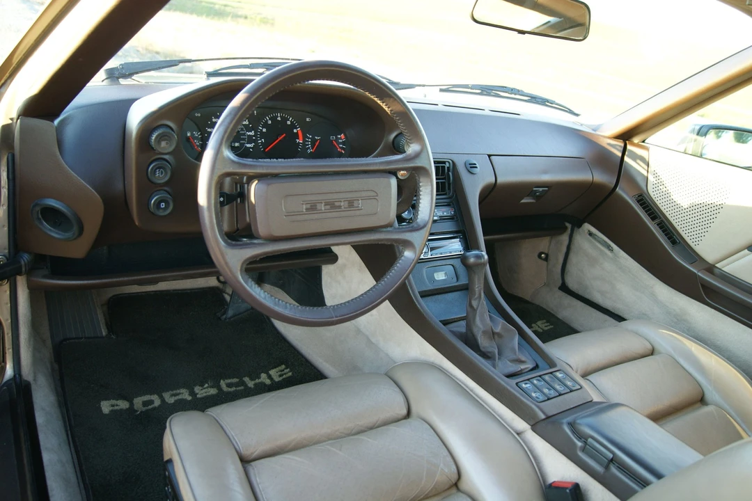 1983 Porsche 928 S - Image 26 of 31