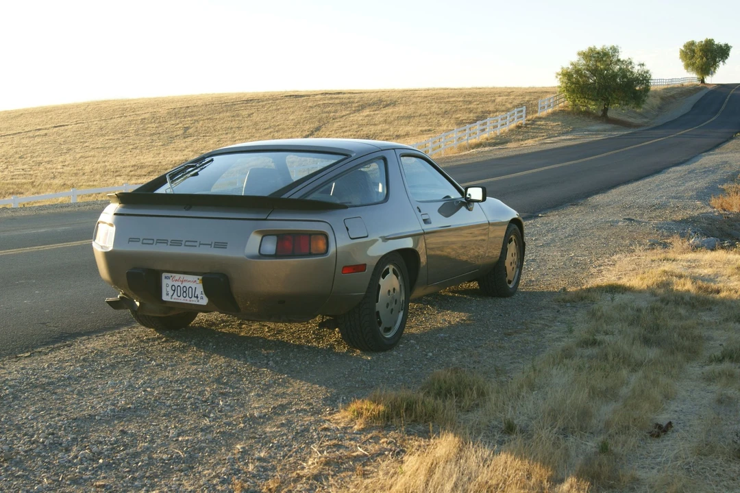 1983 Porsche 928 S - Image 9 of 31