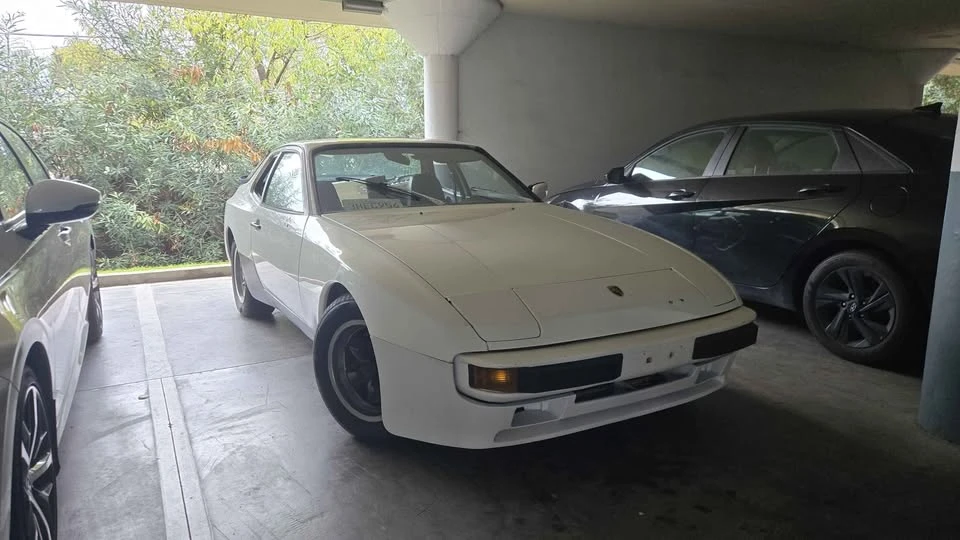 1983 Porsche 944 - Image 8 of 10
