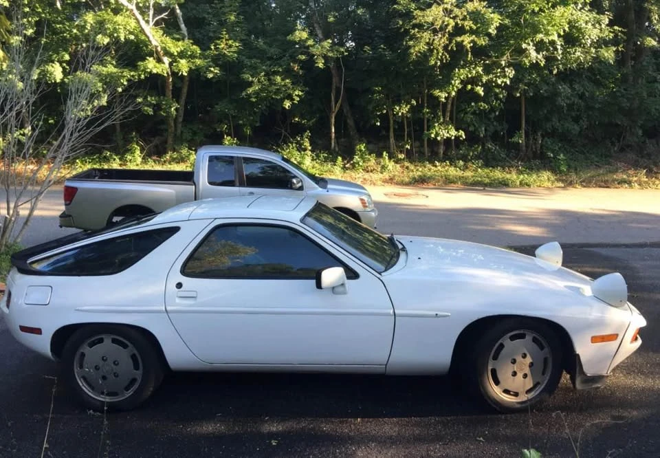 1983 Porsche 928 - Image 4 of 11