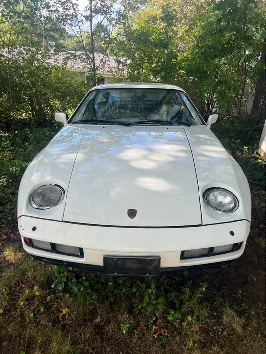 1983 Porsche 928 - Image 3 of 11
