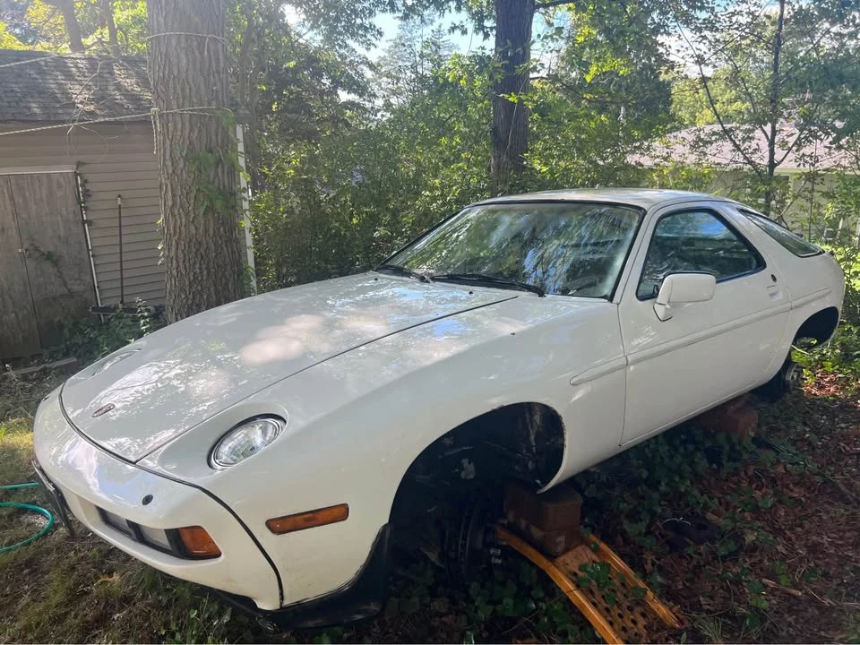 1983 Porsche 928 - Image 2 of 11